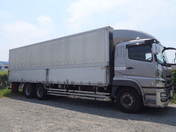 トラック(8t車)